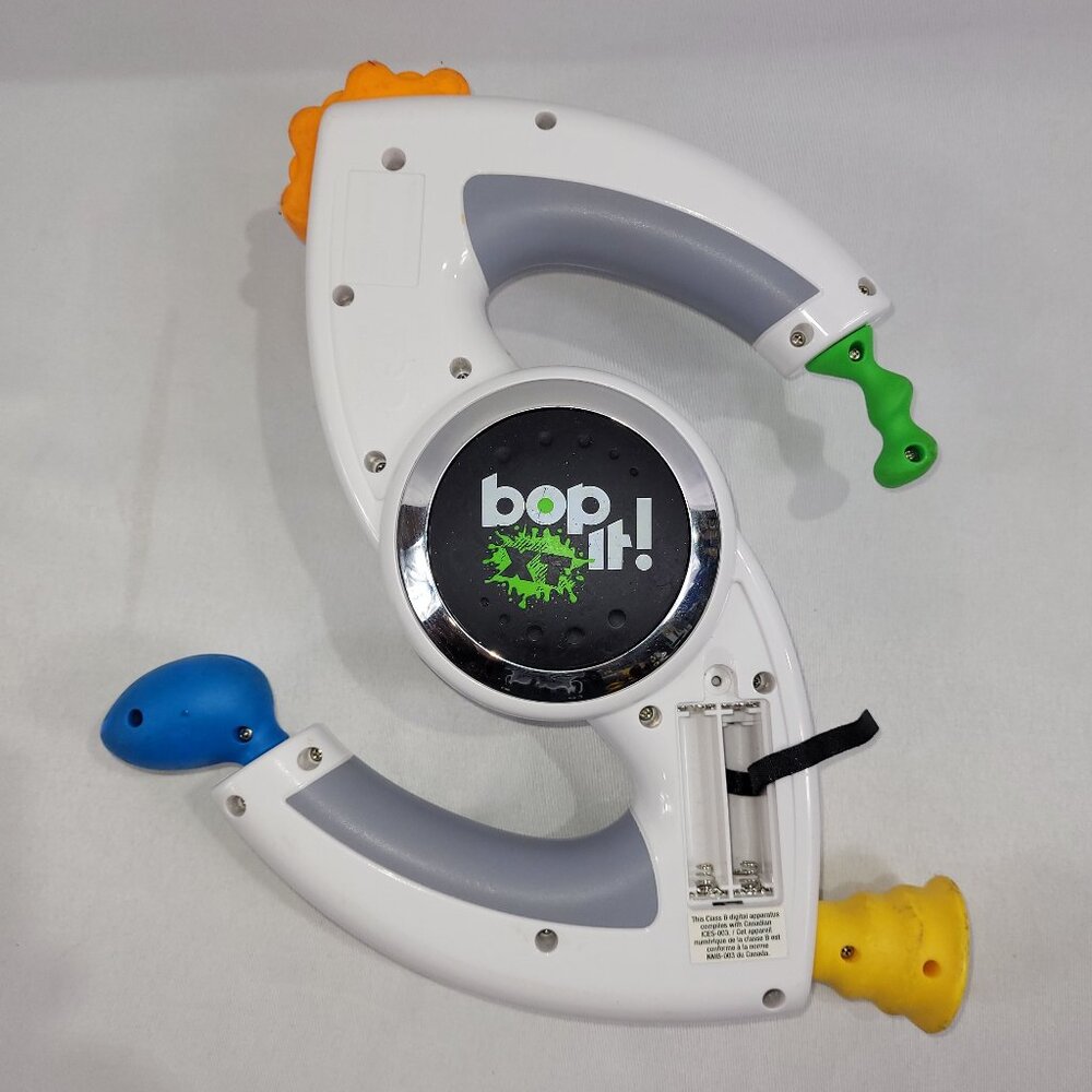 Bopit XT Vintage Handheld Electronic Bop It Party Game NO BATTERY COVER